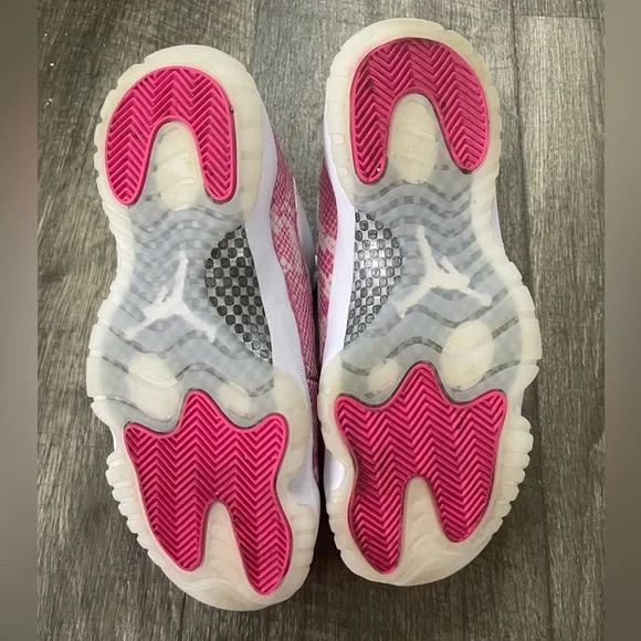 AIR JORDAN 11 RETRO PINK SNAKESKIN